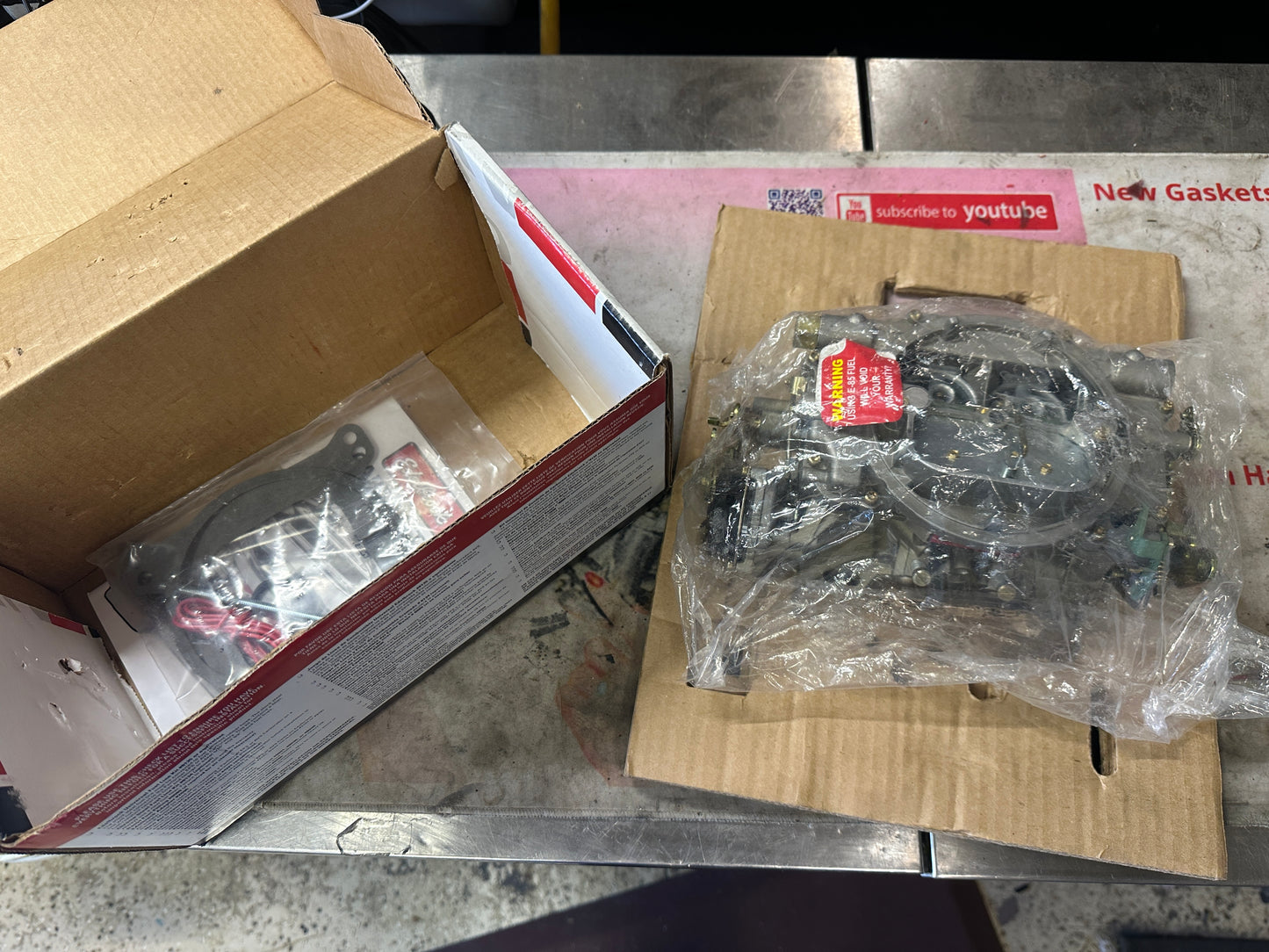 Edelbrock 1410 750 CFM Marine Carb, Electric Choke really hard to find, good finish