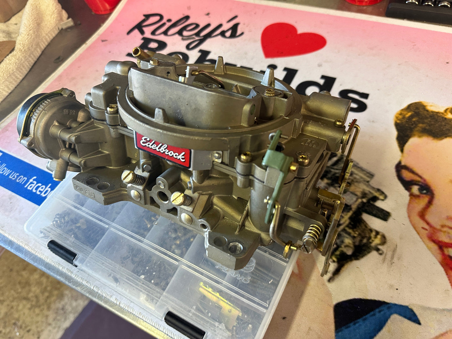 Edelbrock 1410 750 CFM Marine Carb, Electric Choke really hard to find, good finish
